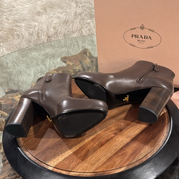 Prada graphite booty - Picture 5 of 7